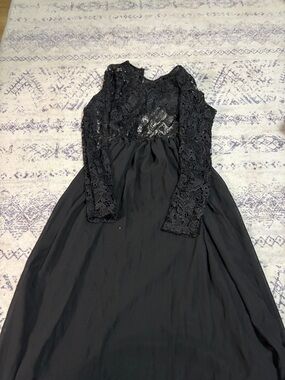 Black Lace Long Sleeve Evening Dress